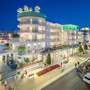 https://international-beach.hotelinveneto.com
